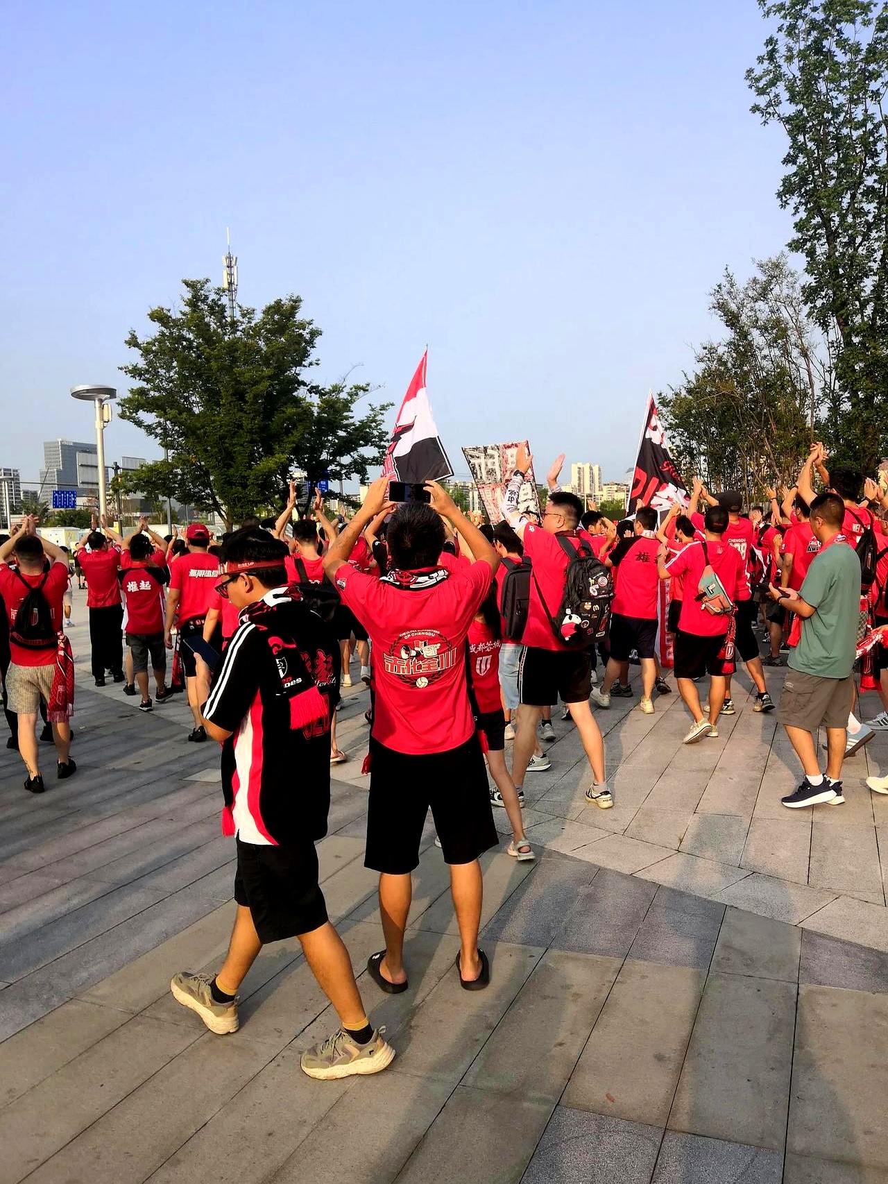 星空体育平台包含今晚法甲传出新动向，成都蓉城调整名单，管理层表态——球迷炸锅，赛季目标并未改变的词条